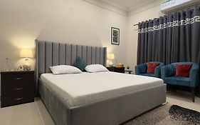 Cozy & Peaceful Rooms Near Lyallpur Galleria